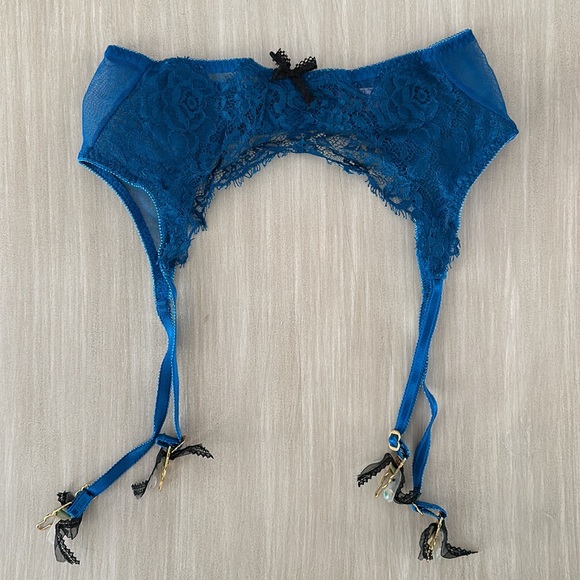 Agent Provocateur Cassia Bra, Suspender Garter Set - Picture 5 of 5